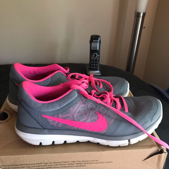 Nike Shoes - Nike sneakers